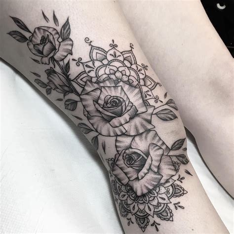 Tatuagem na coxa: 120 ideias para você pensar na。